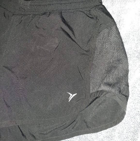Old Navy women's running shorts - Picture 2 of 3